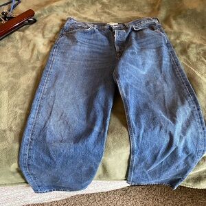 Agolde 90s crop jeans.